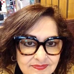 Meet your Posher, Evie